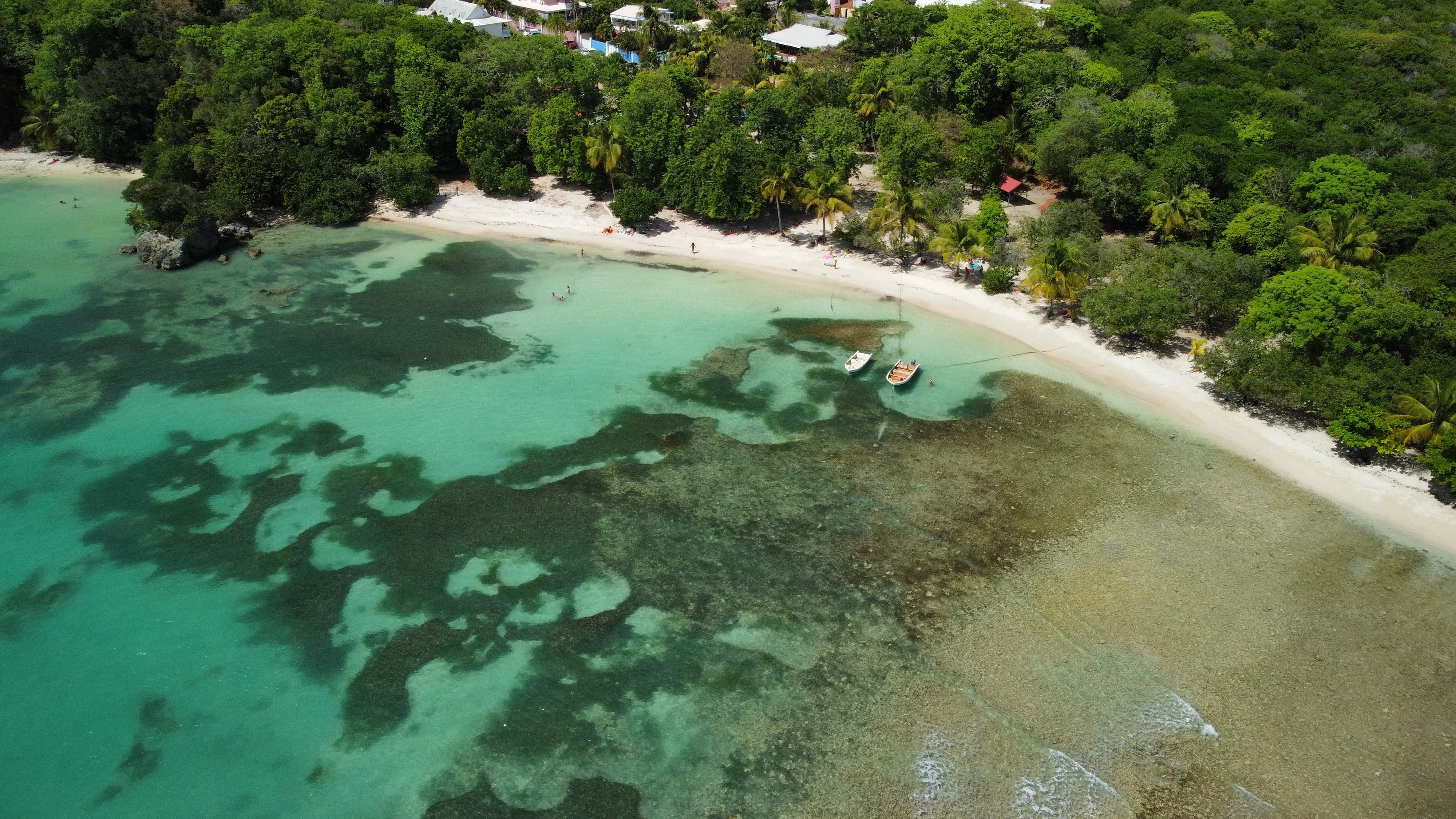 vue drone plage guadeloupe