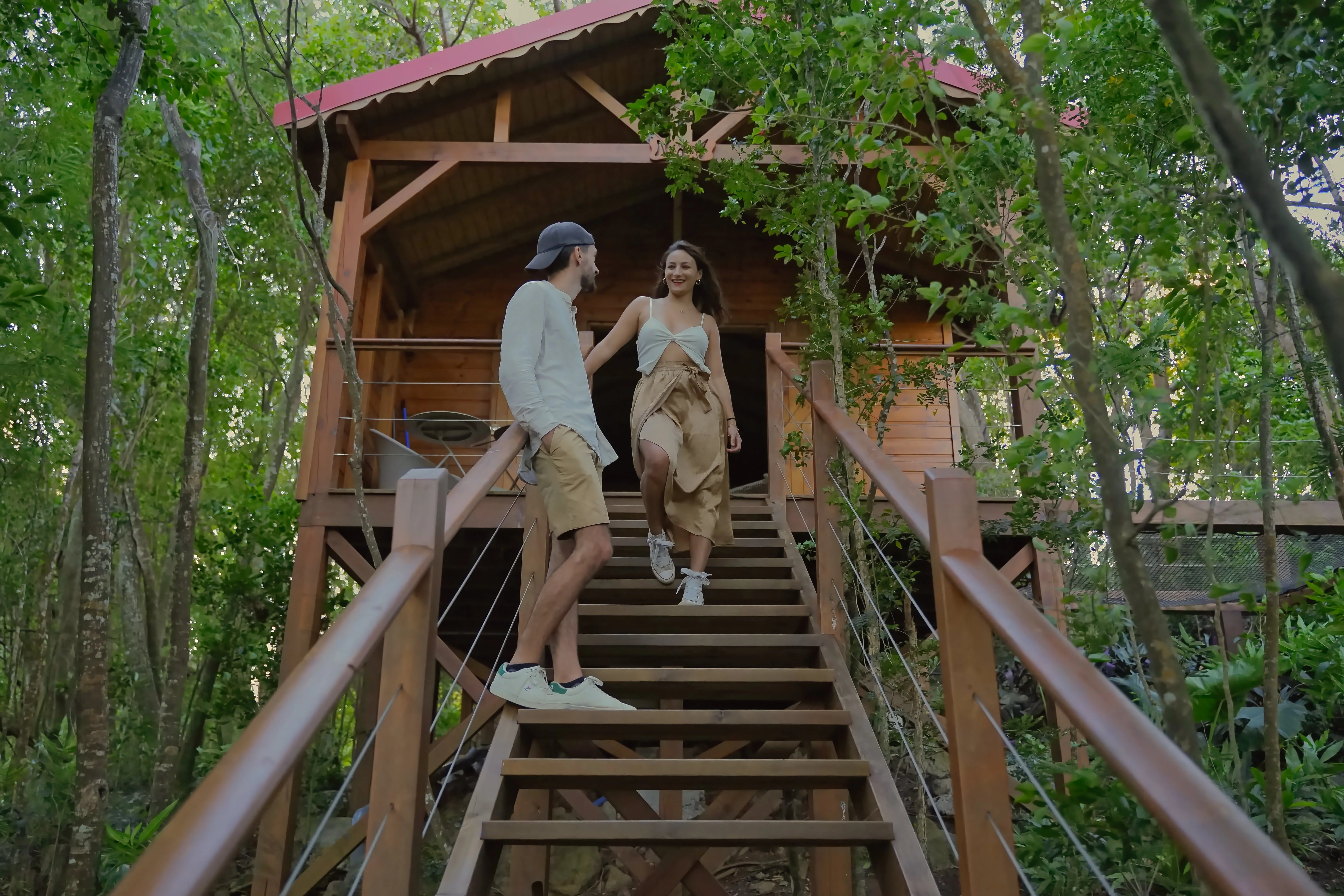 logement insolite en guadeloupe une cabane perchée dans les arbres