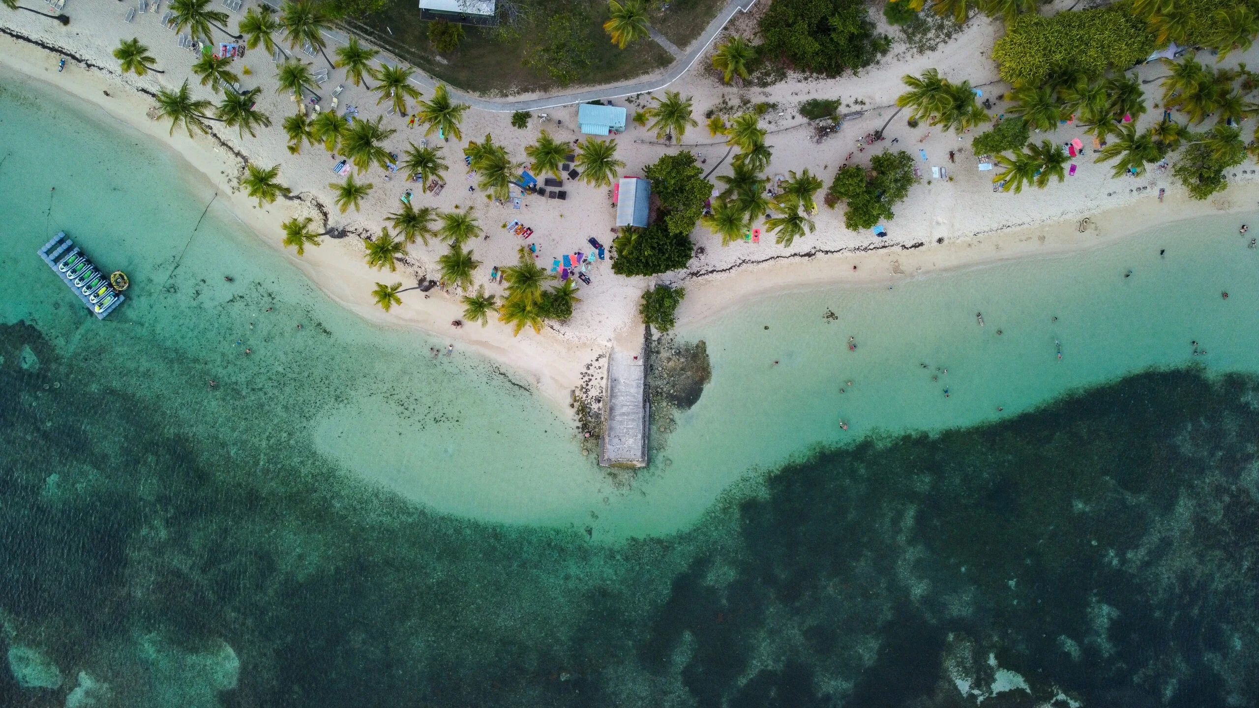 plage de la caravelle